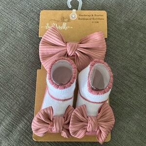 Brand New Headwrap and Booties Set